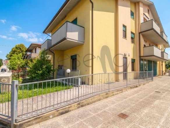 Rif 603 | Accogliente villetta ad angolo con giardino a Ronta