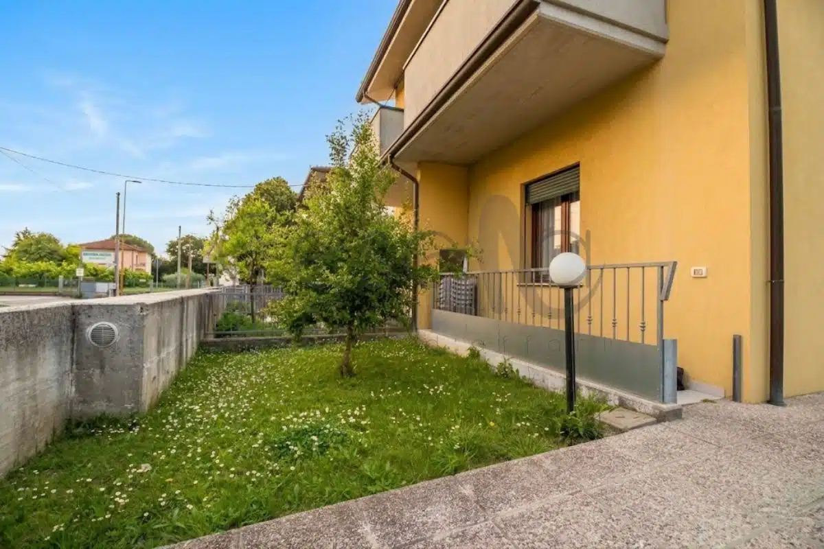 6 Rif 603 | Accogliente villetta ad angolo con giardino a Ronta