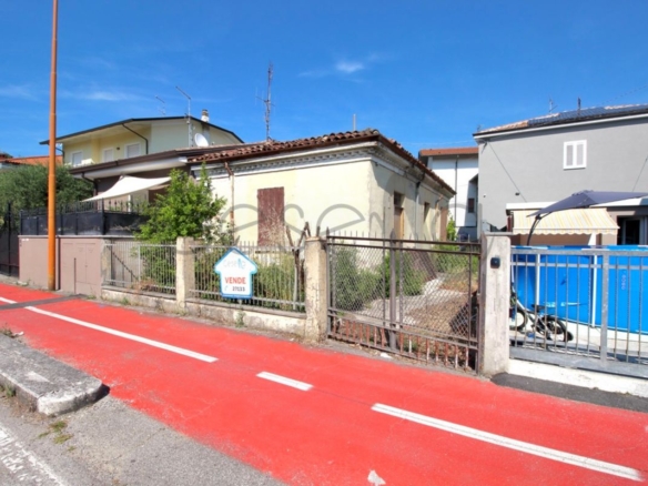 Rif.: 610 | Casa semi-indipendente da ristrutturare a Martorano