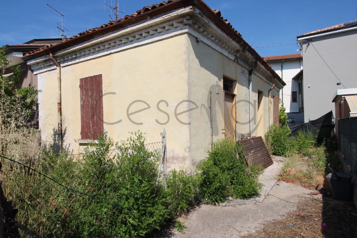 Rif.: 610 | Casa semi-indipendente da ristrutturare a Martorano