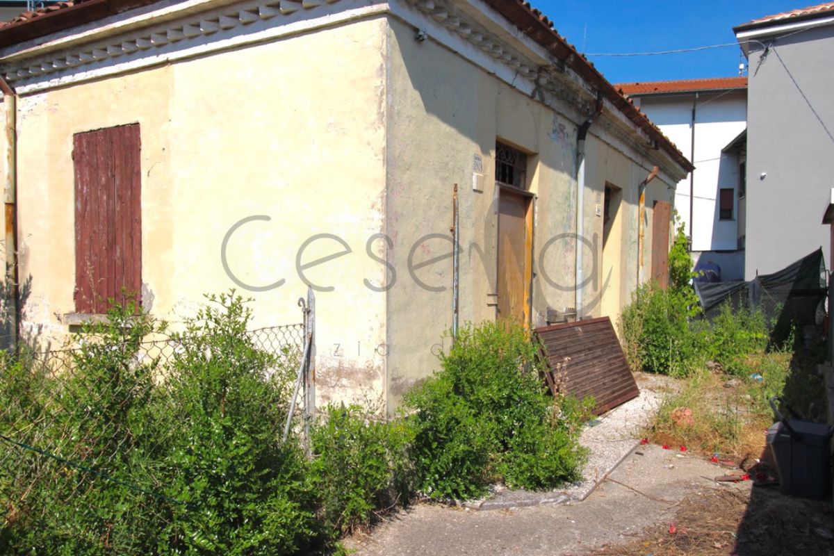 Rif.: 610 | Casa semi-indipendente da ristrutturare a Martorano