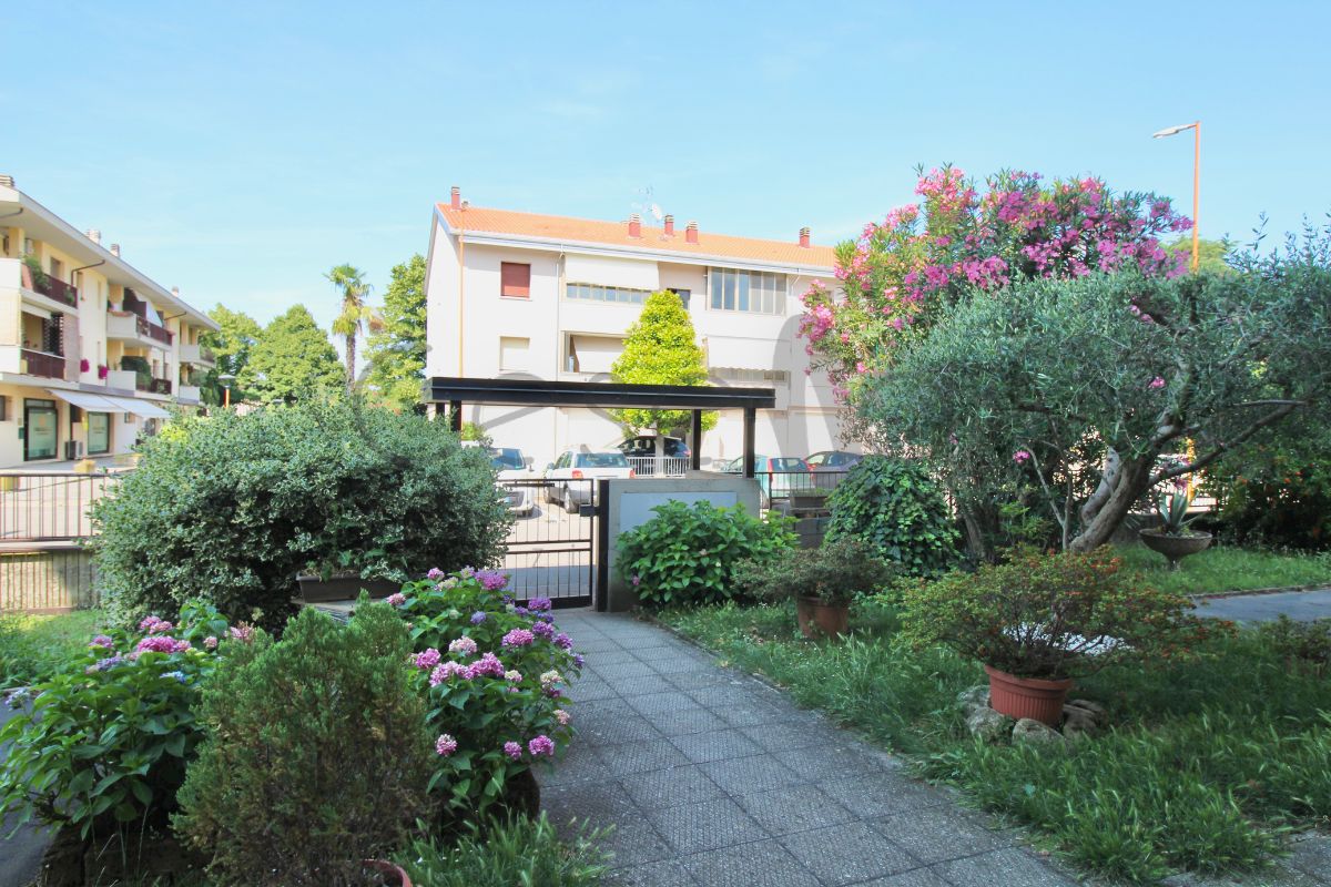 180 Rif 606 | Trilocale con garage a San Vittore