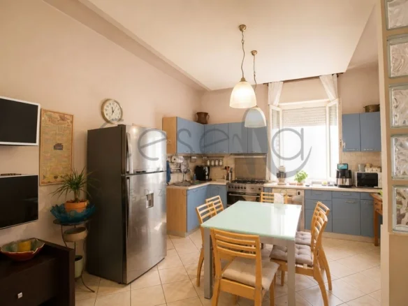 Rif 596 | Casa Indipendente Bifamiliare con Corte Privata e Garage