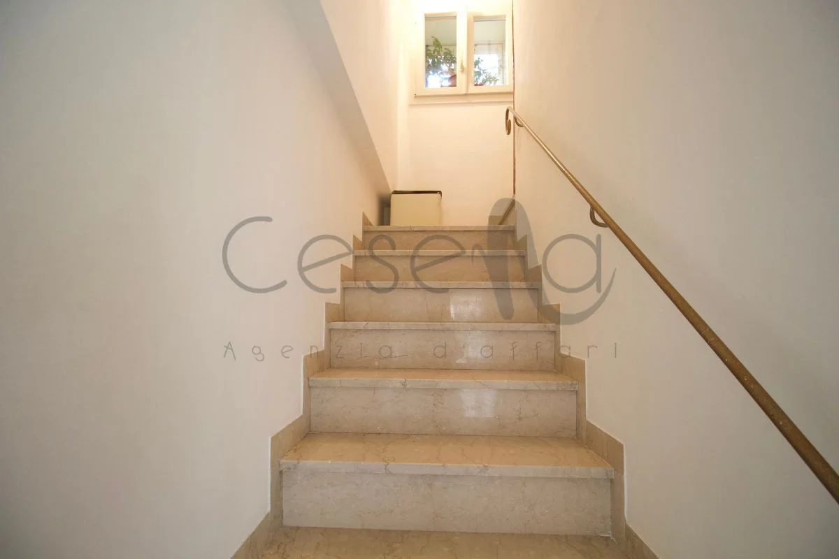 10 Rif 560 | Palazzina in centro storico composta da appartamento, negozio e garage