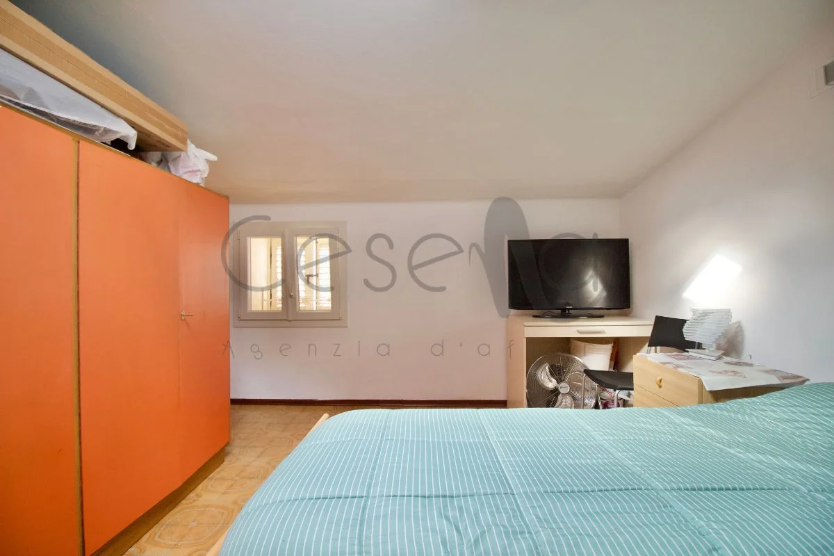 13 Rif 560 | Palazzina in centro storico composta da appartamento, negozio e garage