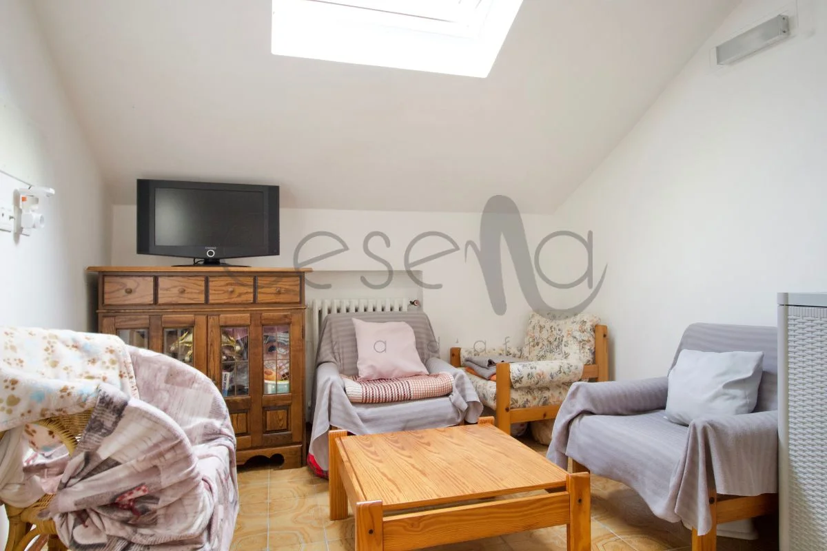 15 Rif 560 | Palazzina in centro storico composta da appartamento, negozio e garage