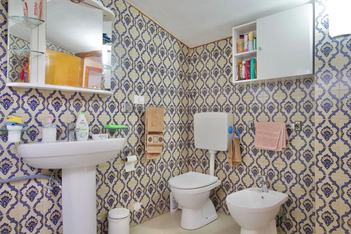 16 Rif 560 | Palazzina in centro storico composta da appartamento, negozio e garage