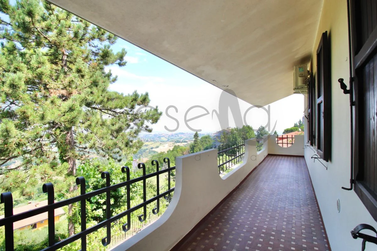 18 Rif 607 | Villa panoramica a Roncofreddo