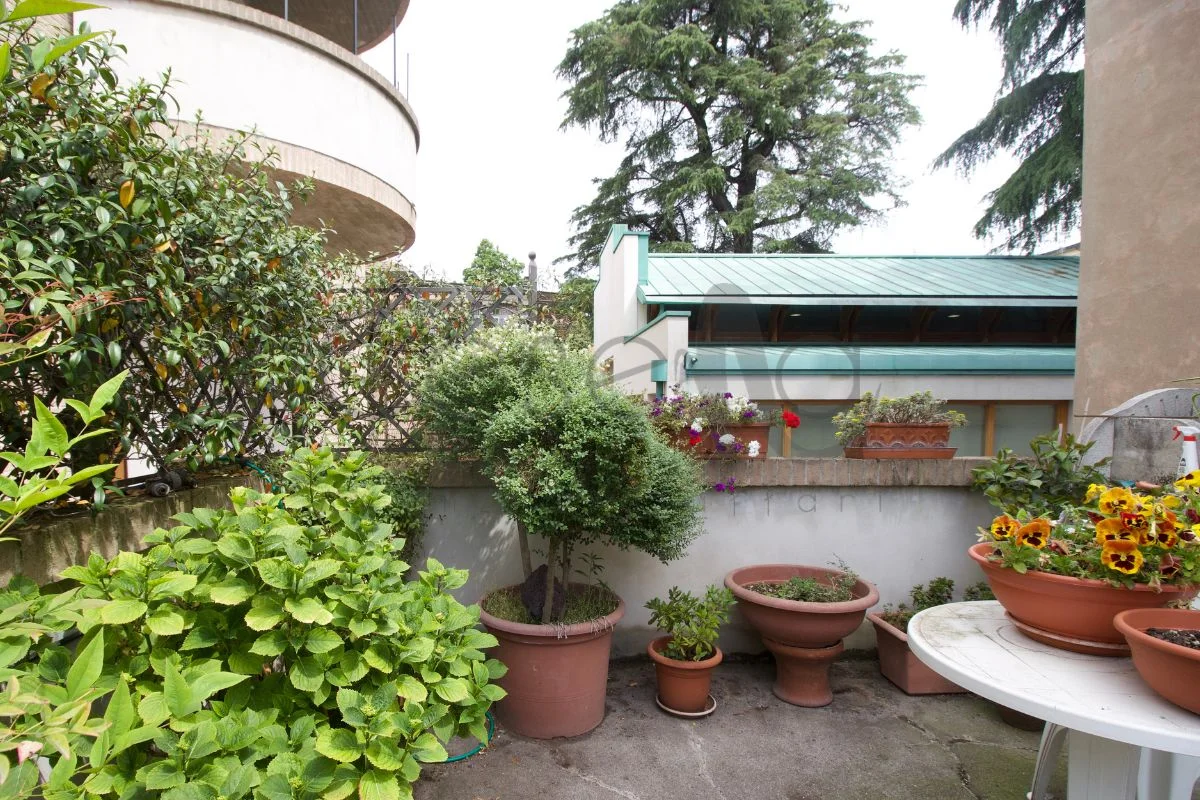 1r Rif 596 | Casa Indipendente Bifamiliare con Corte Privata e Garage