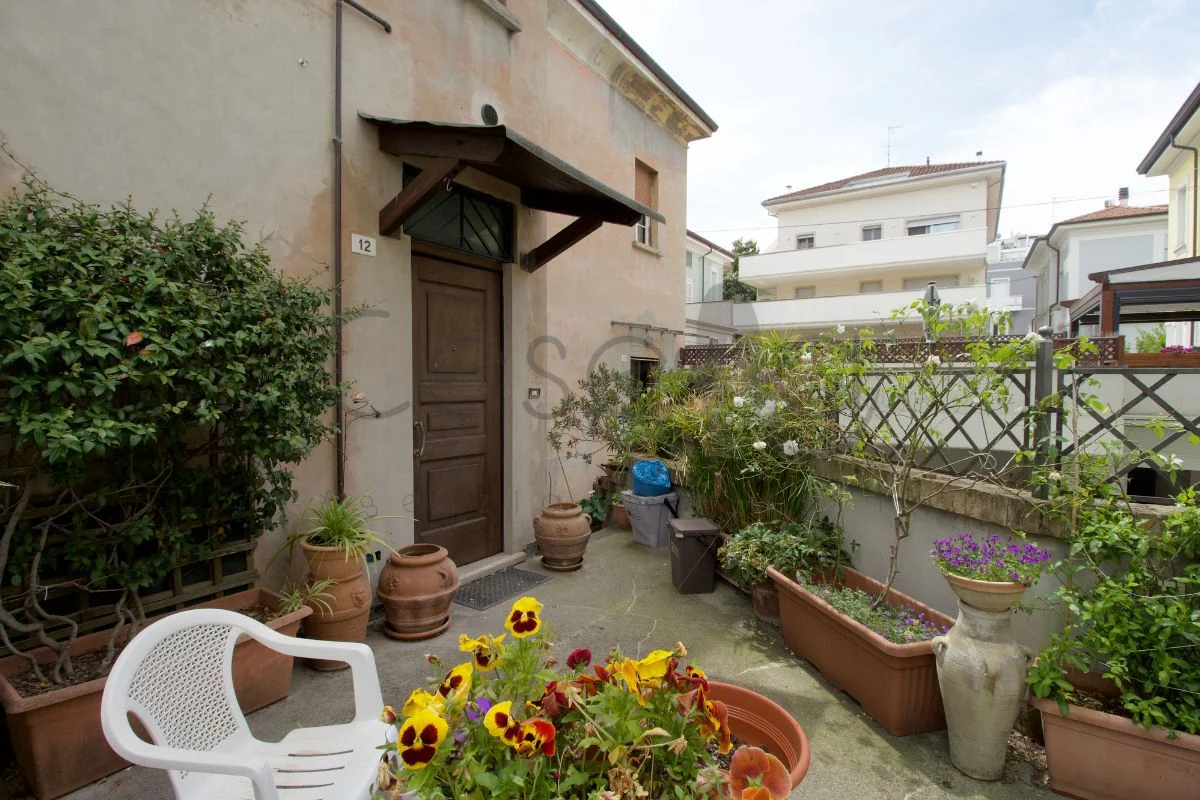 1s Rif 596 | Casa Indipendente Bifamiliare con Corte Privata e Garage