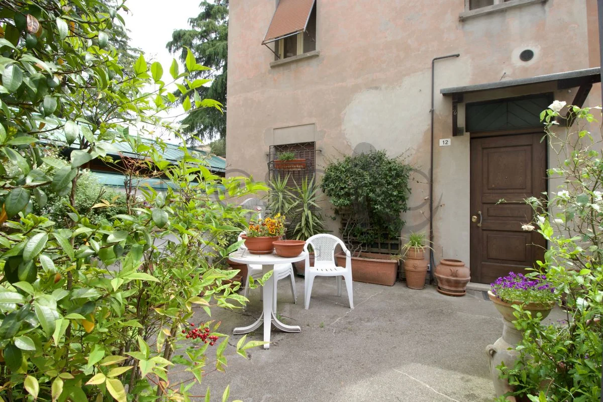 1t Rif 596 | Casa Indipendente Bifamiliare con Corte Privata e Garage