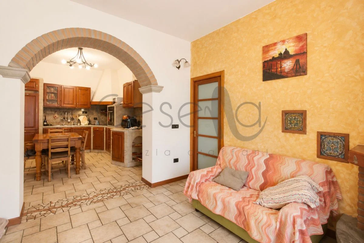 2 Rif 614 | Porzione di casa con ampia terrazza e ingresso indipendente