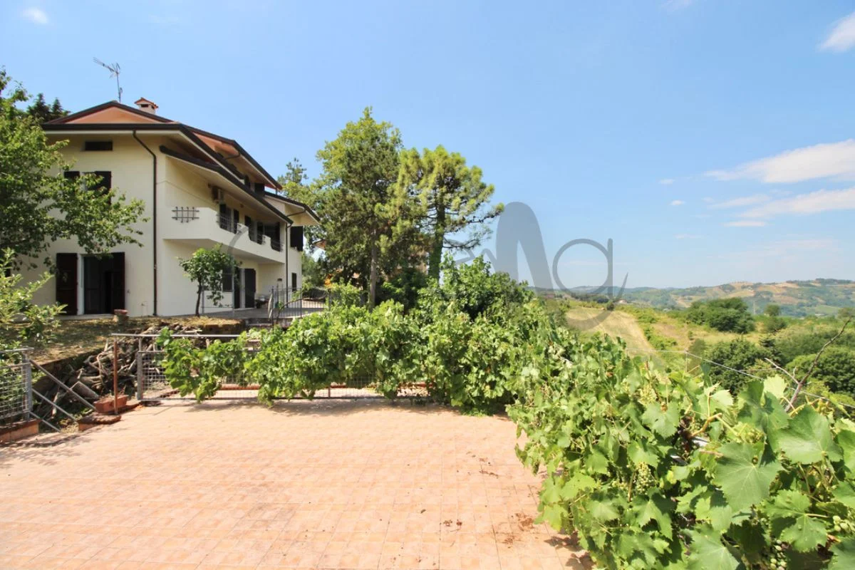 2 Rif 607 | Villa panoramica a Roncofreddo