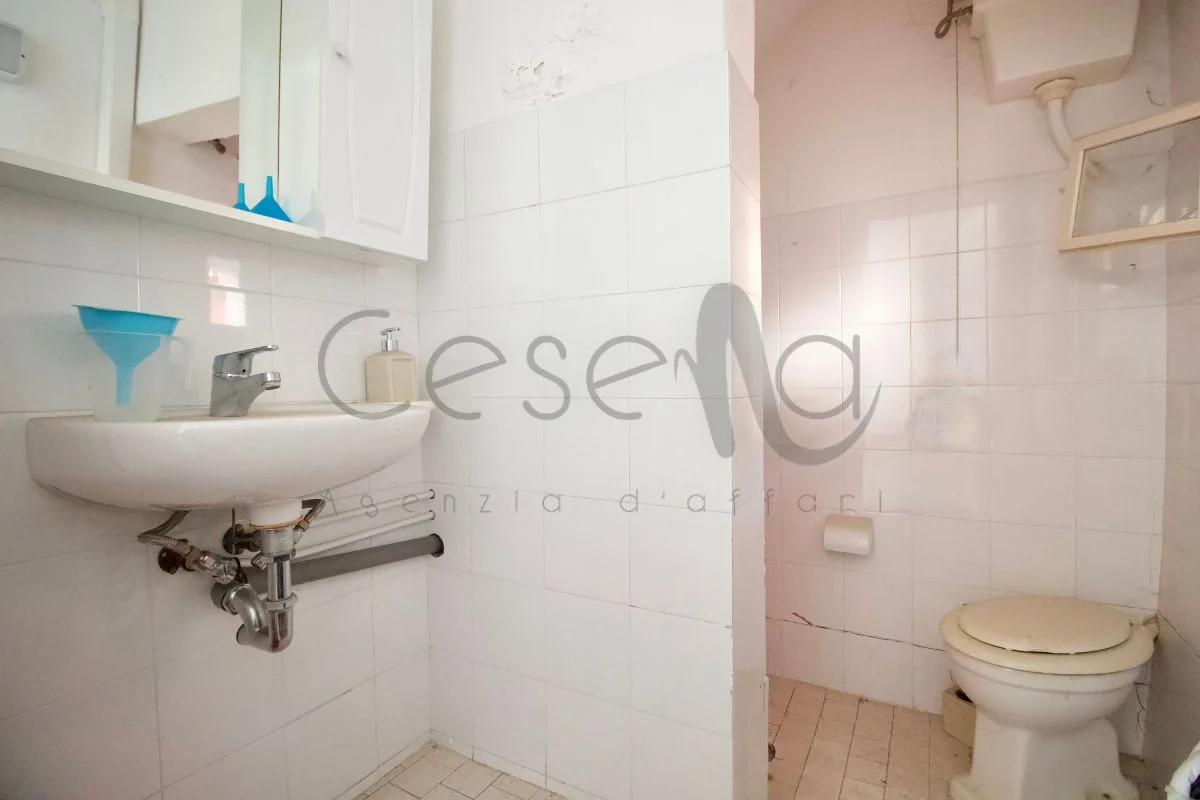 23 Rif 560 | Palazzina in centro storico composta da appartamento, negozio e garage