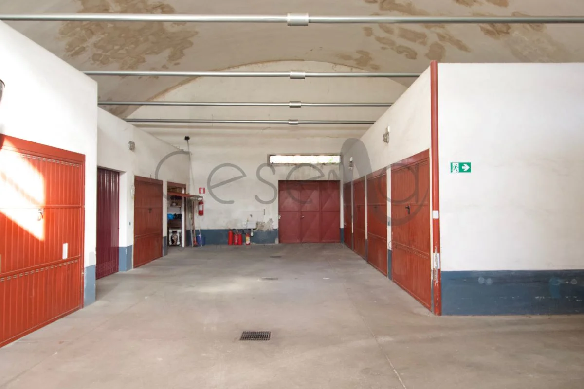 26 Rif 560 | Palazzina in centro storico composta da appartamento, negozio e garage