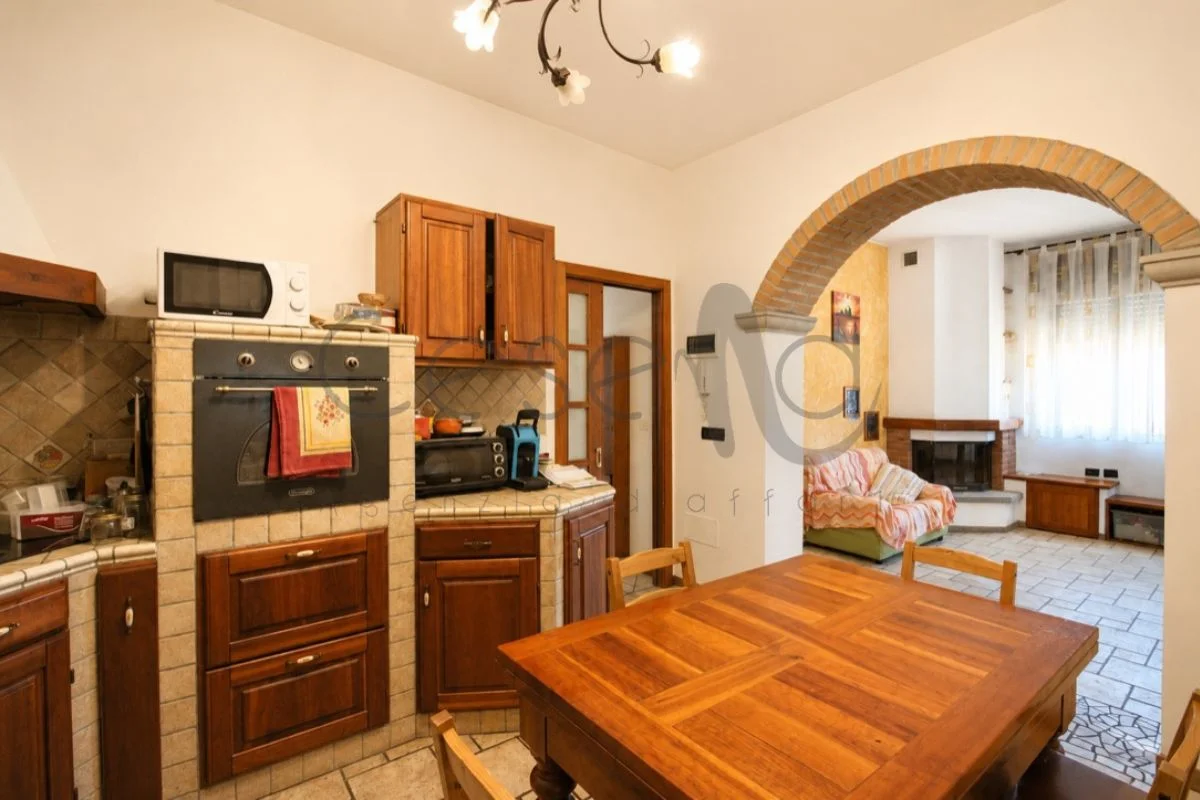 3 Rif 614 | Porzione di casa con ampia terrazza e ingresso indipendente