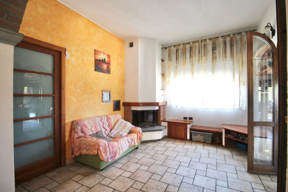 4 Rif 614 | Porzione di casa con ampia terrazza e ingresso indipendente