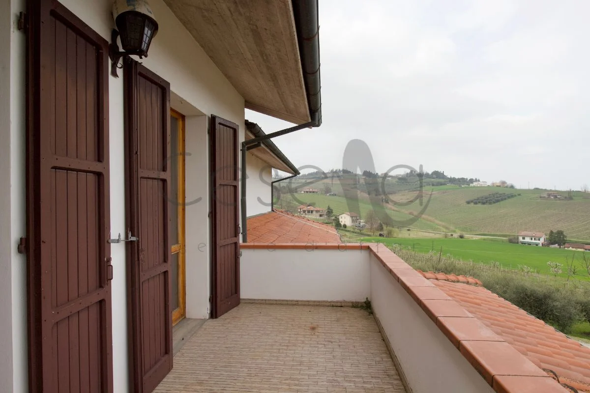 Rif 586 | Casa indipendente con garage e giardino in zona Lizzano