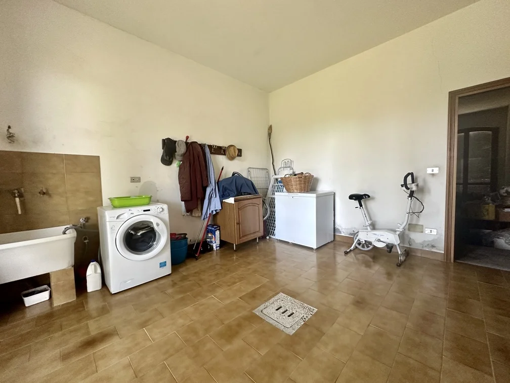 21 lavanderia Rif 572 | Villa con grande parco e terreno a Forlimpopoli