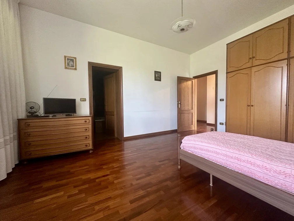 24B Rif 572 | Villa con grande parco e terreno a Forlimpopoli