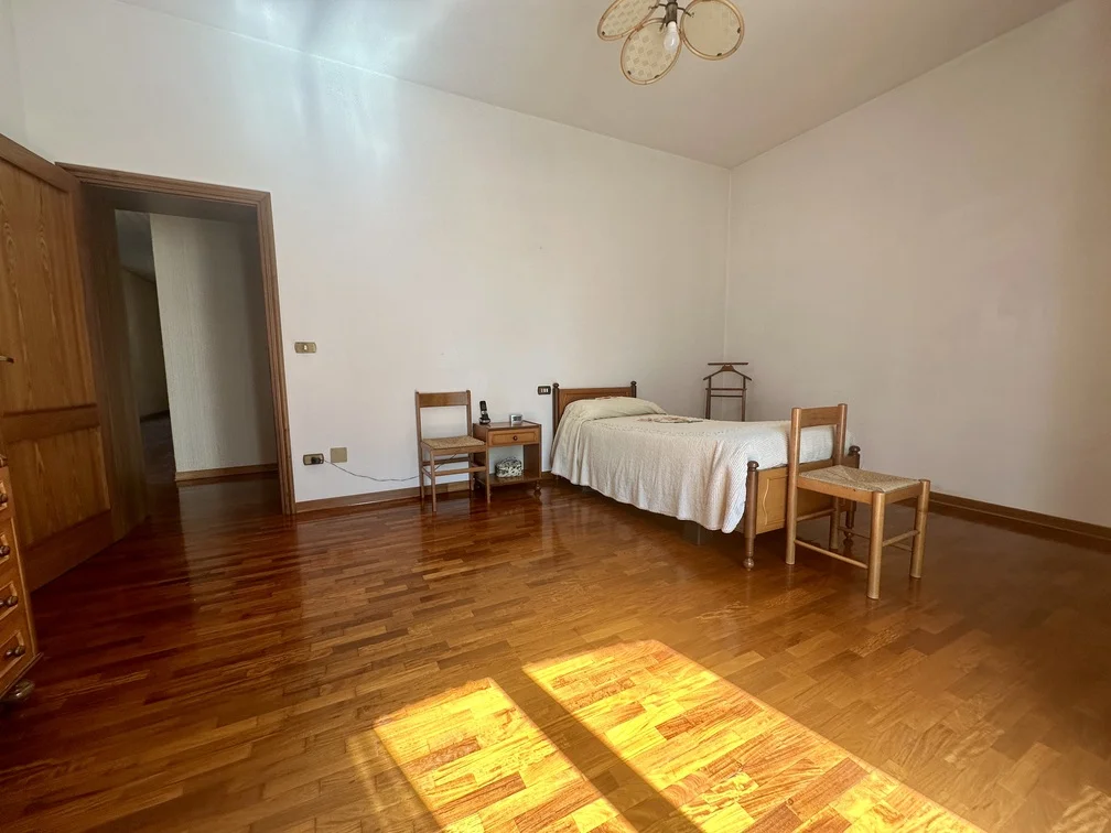 31. camera Rif 572 | Villa con grande parco e terreno a Forlimpopoli