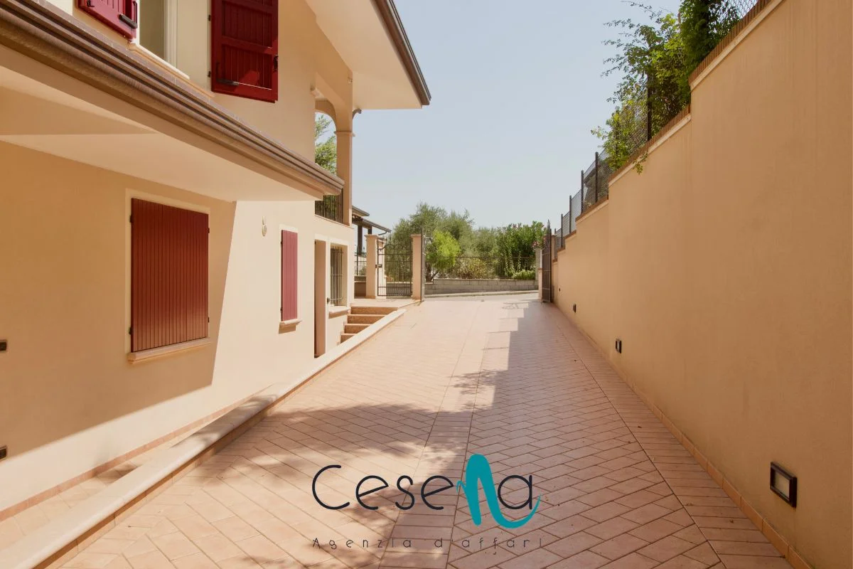 33 Rif 492 | Magnifica villa pronta da vivere a Badia di Montiano