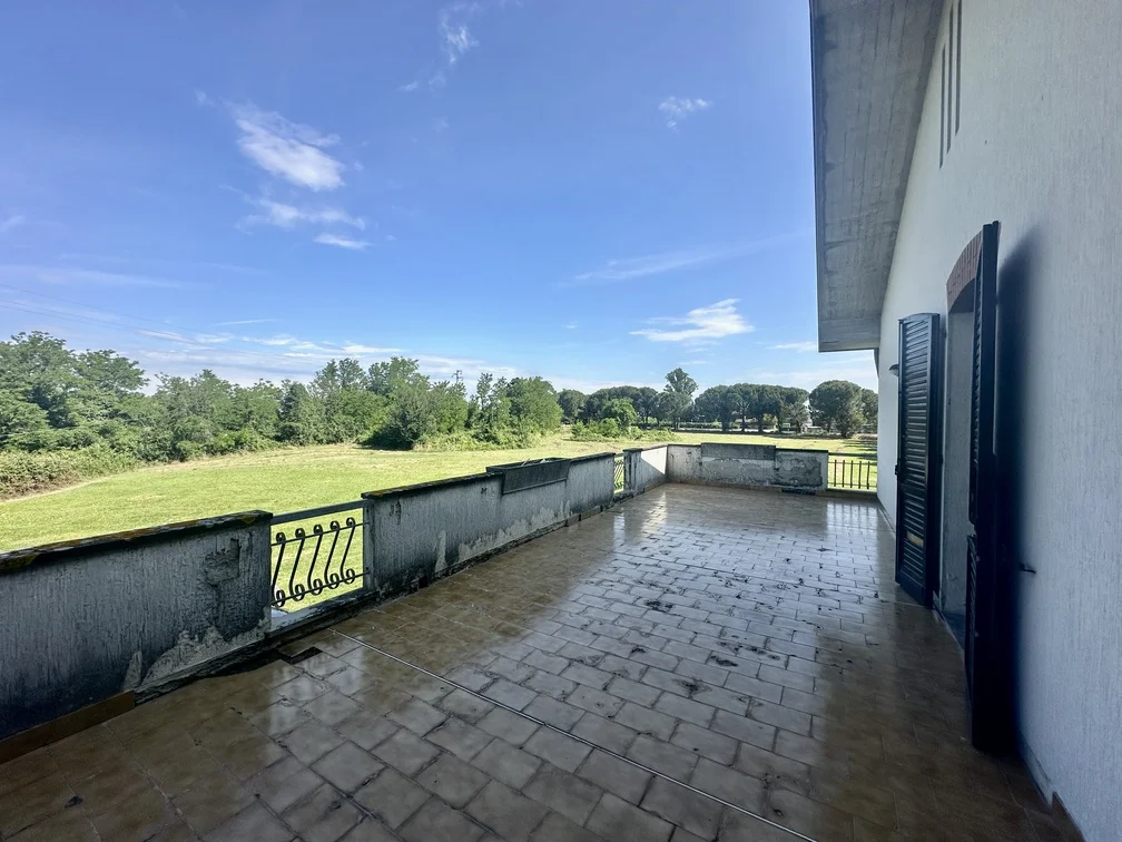 35. terrazzo Rif 572 | Villa con grande parco e terreno a Forlimpopoli