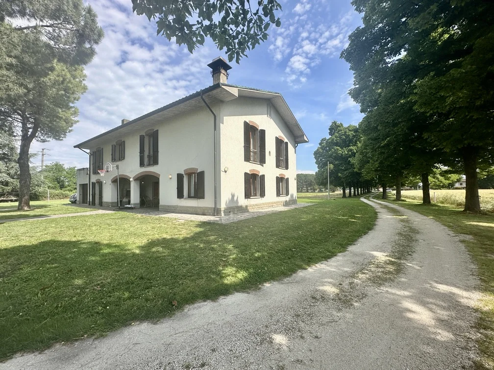 4. accesso al fronte casa Rif 572 | Villa con grande parco e terreno a Forlimpopoli