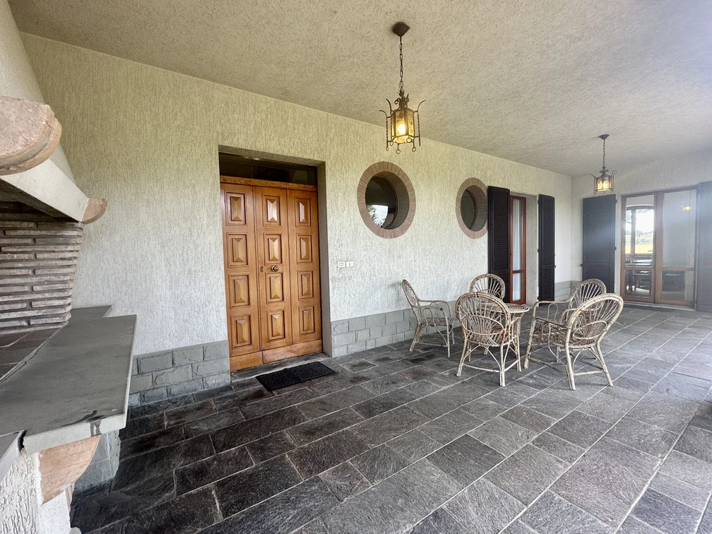 9. portico di ingresso Rif 572 | Villa con grande parco e terreno a Forlimpopoli