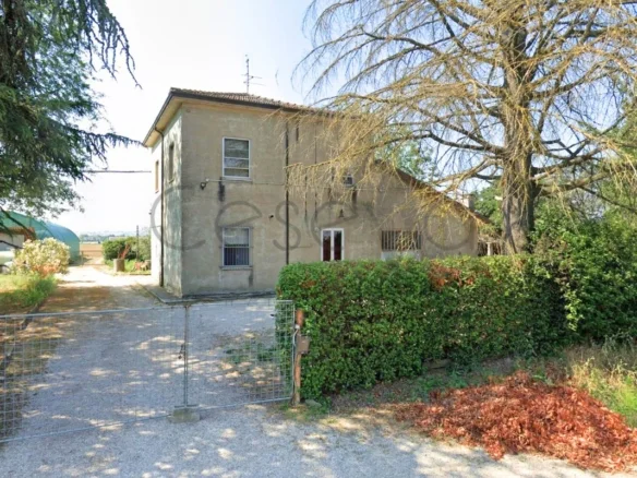 Casa indipendente con terreno