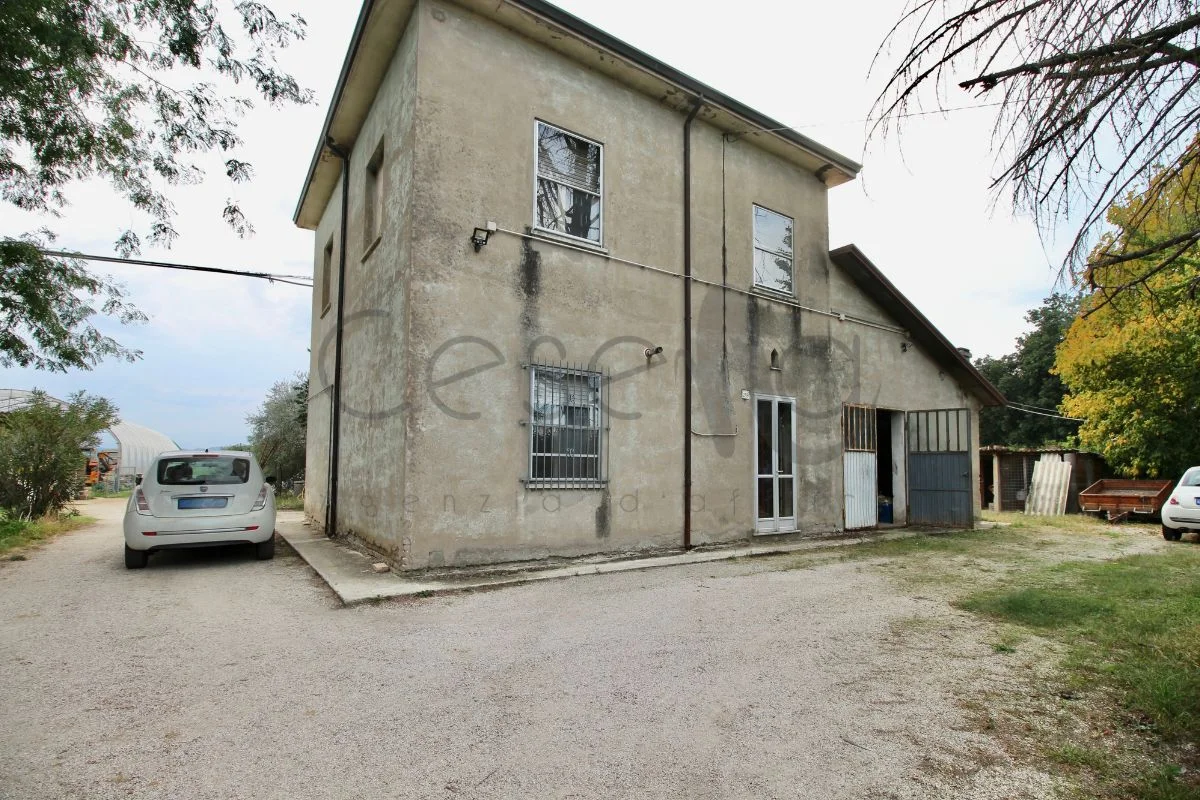 2 Casa indipendente con terreno