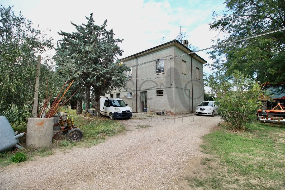 3 Casa indipendente con terreno